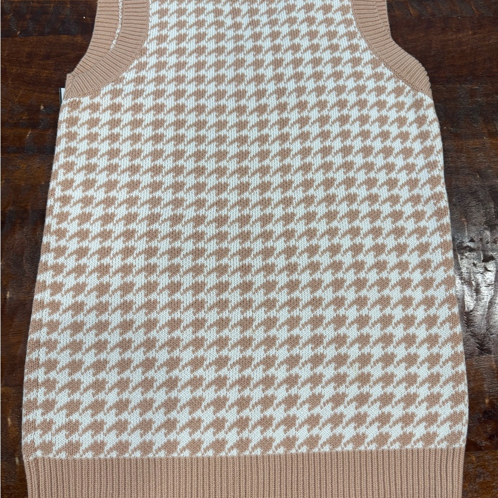 Abercrombie & Fitch Beige and White Knit Vest - Picture 3 of 5